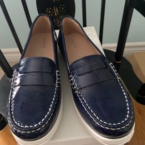 NWB Geox Genova patent leather loafers size 8 but like 7.5